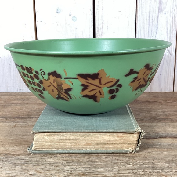 Vintage Green Metal Mixing Bowl 10” - Picture 5 of 11